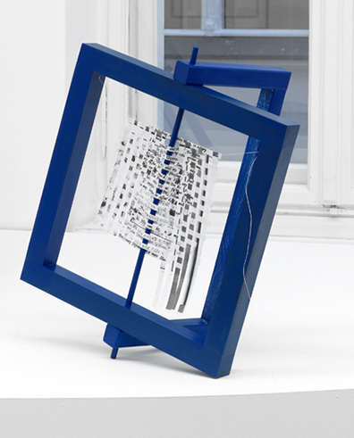 Jenni Tischer: Holz, verwebtes Papier
56 x 44 x 25 cm. Jenni Tischer