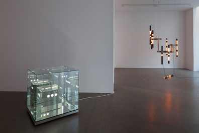 Brigitte Kowanz: . 