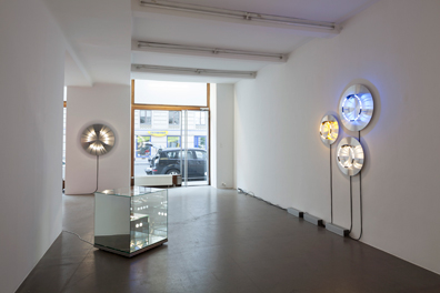 Brigitte Kowanz: . 