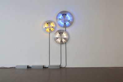 Brigitte Kowanz: . 