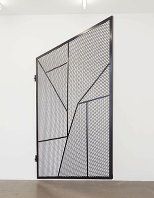 NOTES ON SCULPTURE, curated by Friederike Nymphius: 2004
Stahl, pulverbeschichtet
225 x 150 x 5 cm 
Edition 2/2
Courtesy Johnen Galerie. 