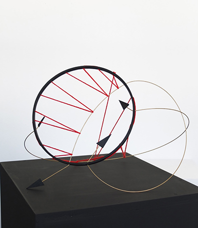 Jenni Tischer: Webrahmen, Messing, Wolle, Glas,  
40 x 30 x 40 cm, Unikat. Richard Lange