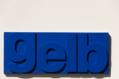 FRITZ PANZER / JOSEF BAUER: Zweifarbenbild, gelb, 1990
MDF-Platte, Lack,
56 x 22 x 3,5 cm, Unikat 
. 