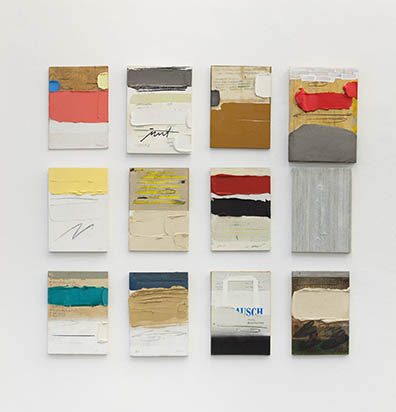 Josef Bauer: Dispersionsfarbmasse, lackiertes Holz, Spachtelmasse, Merkzettel, Gewebe auf Holz kaschiert / Emulsion paint, lacquered wood, filler, bookmark, fabric laminated on wood Je / each ca./app. 30 x 21 x 4 cm. Unikat/Unique.. Josef Bauer