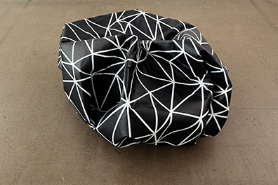 Esther  Stocker: 
O.T. / Untitled, 2018
Skulptur / sculpture
Polyester, Glasfaser, Vinyl bedruckt, / Polyester, glass fiber, print on vinyl
ca./app. 65 x 140 x 140 cm
Unikat/unique. 