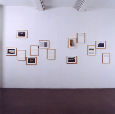 Cubed: folders, 1999-2004, 11 Fotografien und Papierarbeiten je 35cm x 42cm. 