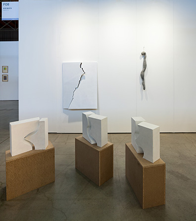 Josef Bauer[br]Hertha Hurnaus[br]Fritz Panzer[br]Sofie Thorsen : Installationsansicht
Schönes Mädchen, 1968
3x Hinstellungen, 1965
Körpernahe Form, 1965. 