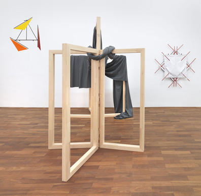 Get Concrete At Some Point - Falke Pisano, Jenni Tischer, Simone Schardt: 2011, Holz, grauer Bühnenmolton, ca. 200 x 290 x 160 cm. 