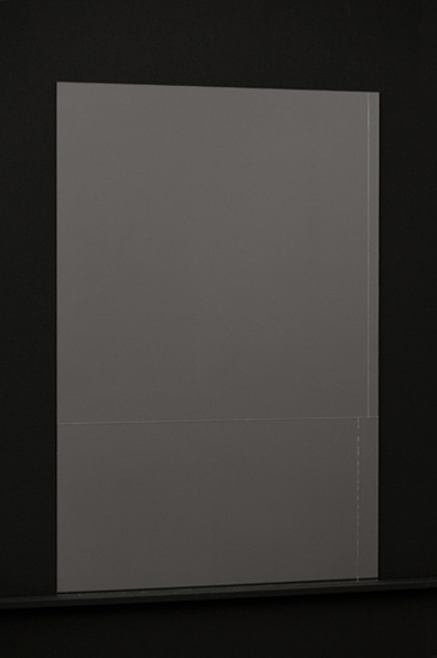 Florian Pumhösl: 2011, Unikat, 120 x 90 cm
Mehrteiliges Relief bestehend aus MDF-Trägerplatte,
mit schwarzem Buchbinderleinen kaschiert und
Montage aus 2 mm Floatglas rectangles (6-teilig). 