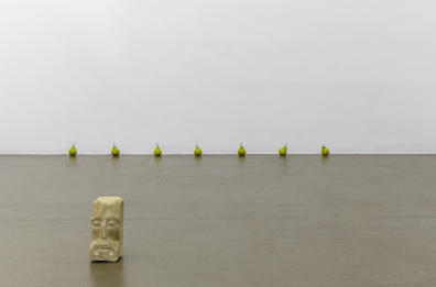 Ugo Rondinone: Krobath Wien 2012
still.life. (seven pears in a line), 2011
still.life. (plaster head), 2011
. Ugo Rondinone und Krobath Wien &#9474; Berlin