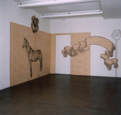 Hannah Dougherty: Bleistift auf Holz, 6-teilig, ca. 250 x 375 cm. 